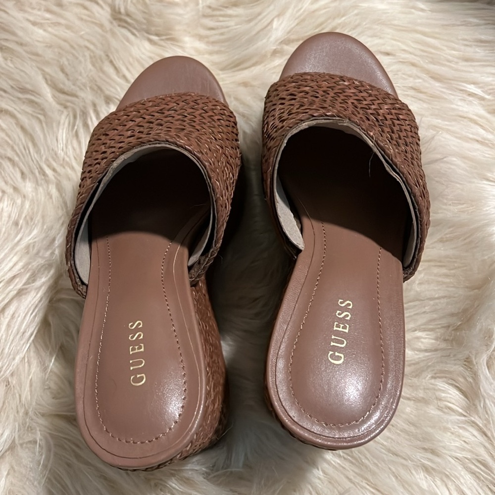 Guess Raffia Wedges - Picture 3 of 5